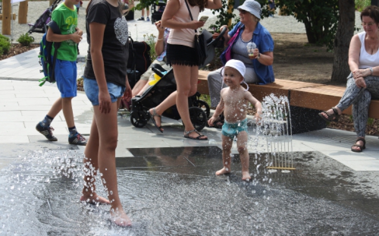 Czy nasze pociechy mogą bezpiecznie pluskać się w krakowskich fontannach?