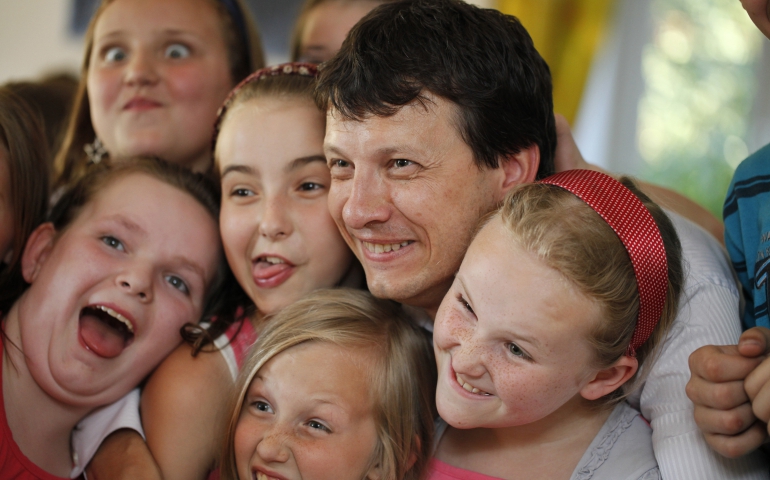 Mikołaj na Mikołaja. Czy uda się wybrać nowego Rzecznika Praw Dziecka?