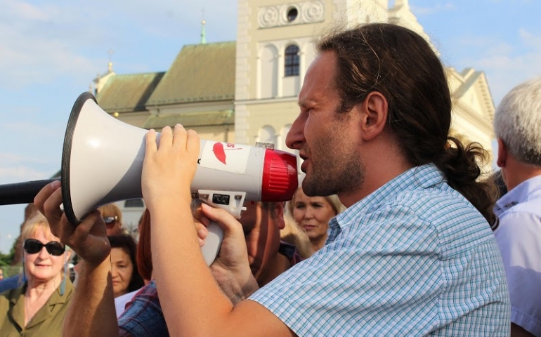 Nie można zamykać szkół z powodu choroby wirusowej [ROZMOWA]