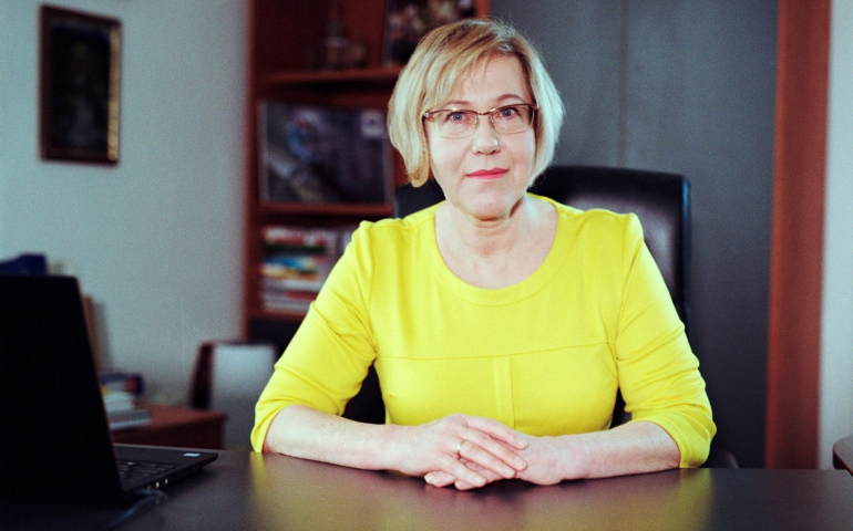 Barbara Nowak oskarża “niekompetentną dyrektor” o beztroskie zamykanie szkół