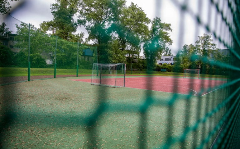 Licealiści z “Ósemki” mają nowe boiska [ZDJĘCIA]