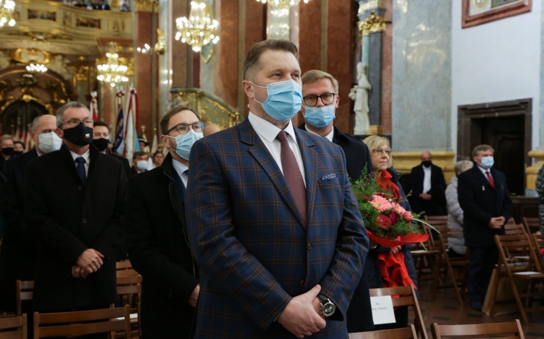 Lex Czarnek nabiera rozpędu. Małopolska kurator już straszy dyrektorów