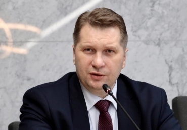 Lex Czarnek znów w Sejmie. Możesz już zacząć żegnać się z dzieckiem