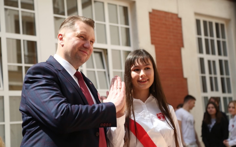 Od fordansera do ministra edukacji. Czarnek zabawiał turystki na parkiecie