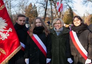 Barbara Nowak zwołuje dzieci na defiladę wojskową. Barbaro, opamiętaj się - apelują nauczyciele