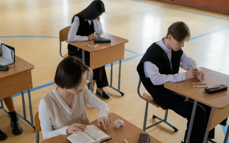 Z takimi zadaniami musieli się zmierzyć ukraińscy uczniowie na egzaminie z języka polskiego
