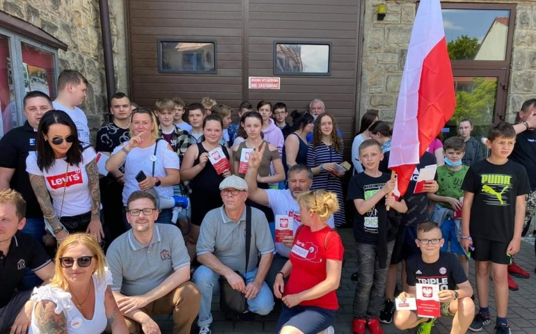 Minister Czarnek mówi o “obrzydliwym skandalu”. Sprawą już zajęła się kurator Barbara Nowak