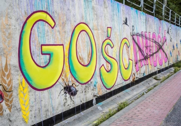 Mural, który został zniszczony, bo nie spodobał się księdzu będzie odnowiony 