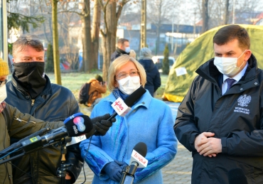 Ile dobra zrobiła dla małopolskiej oświaty! Czy wojewoda uratuje Barbarę Nowak? 