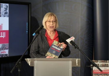 Barbara Nowak nadal prowadzi antyszczepionkową działalność. Co na to władze?