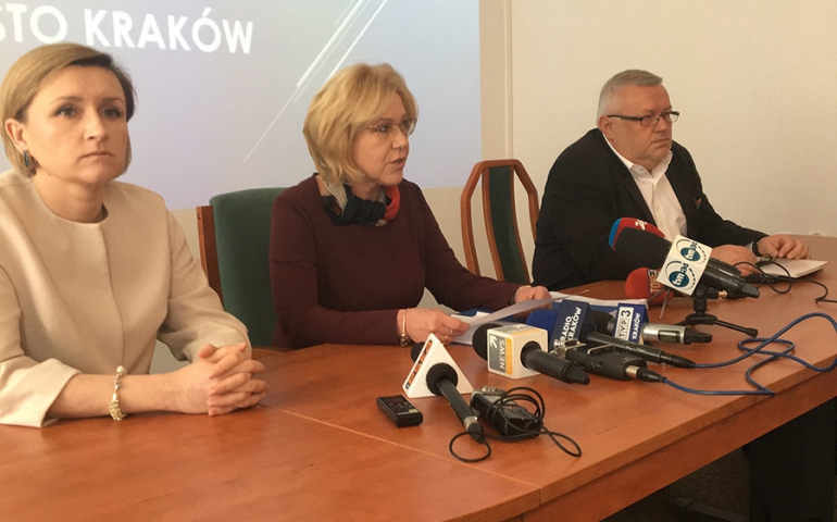 Najpierw wygrały sprawy w sądzie. Teraz pozywają byłą wiceprezydent miasta