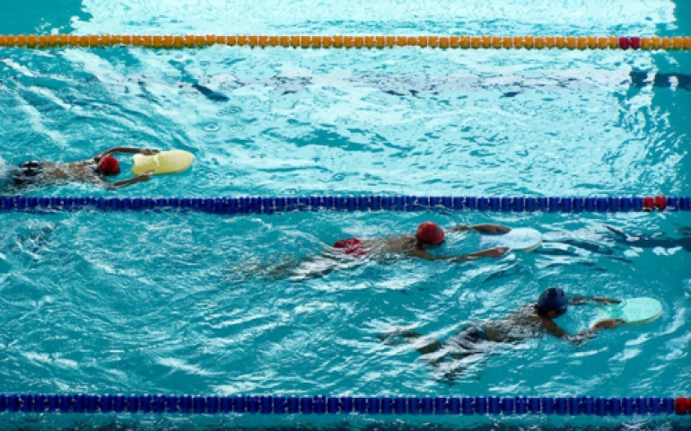 Ponad milion złotych na lekcje pływania
