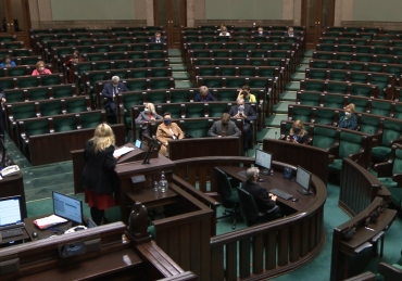 Sejm o zarobkach nauczycieli: Ich pensje są obraźliwe dla uczniów i rodziców