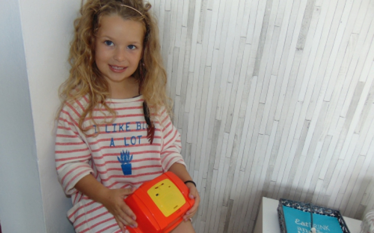 Mądre oszczędzanie z interaktywną skarbonką