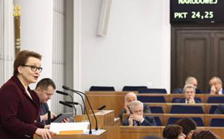 Wyłom w PiS. Nie wszyscy poparli likwidację gimnazjów