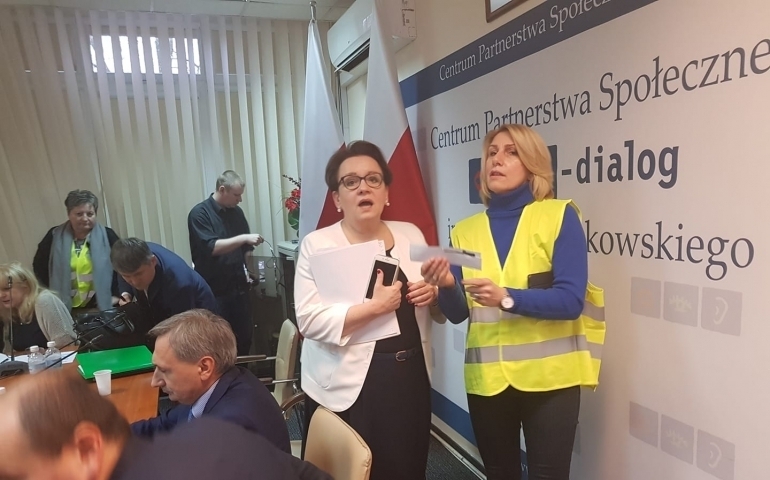 Anna Zalewska osobowością roku za wprowadzenie reformy edukacji? 